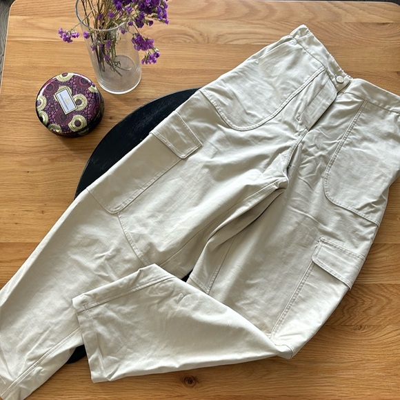 Lululemon Cargo Pants - Picture 1 of 1